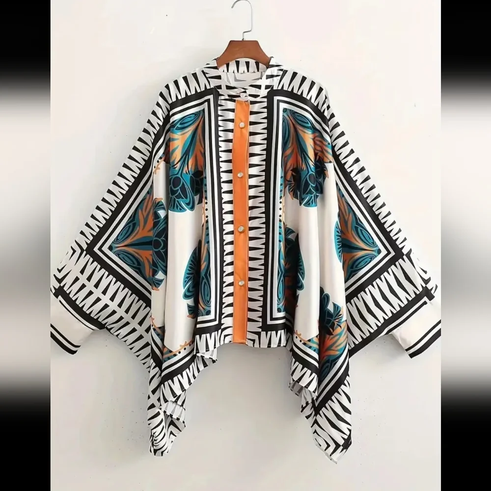 Woman Ethnic print two piece set (M top, L bottom) - Picture 2 of 7